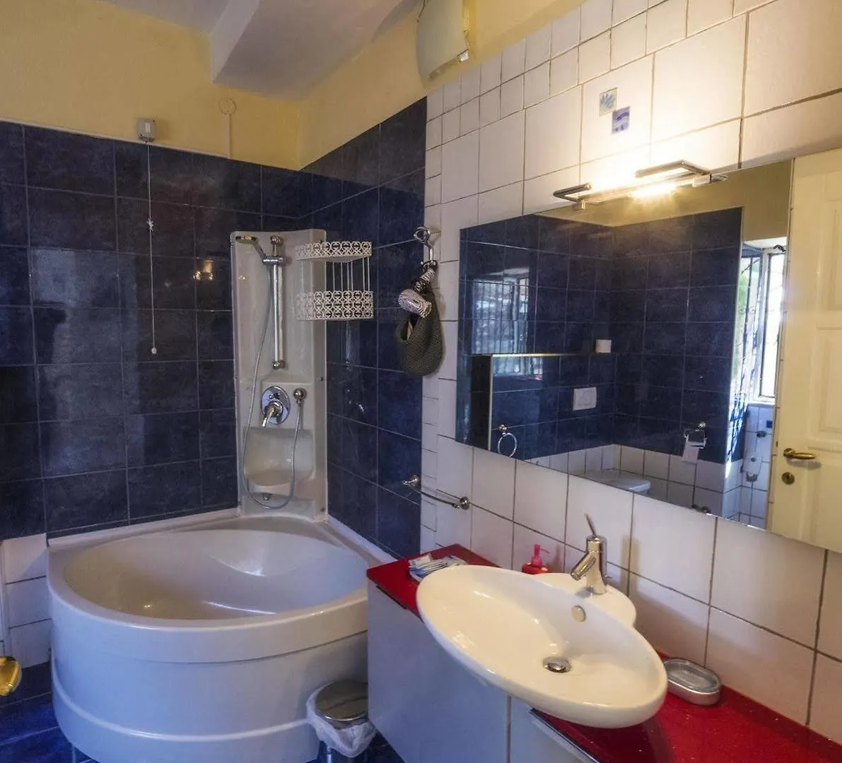 **  Hotel Rainbow Arma di Taggia Olaszország